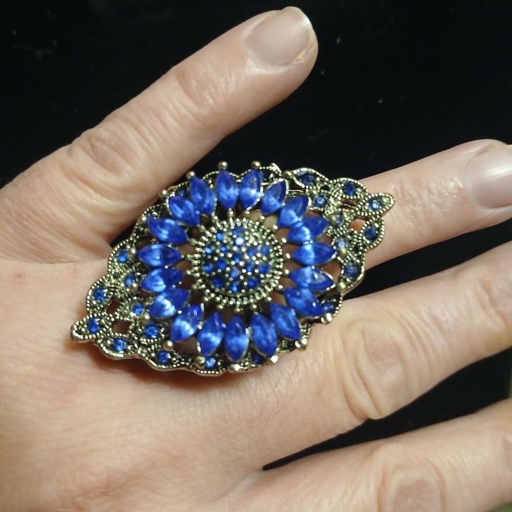 Art Deco royal blue sunburst‎ cocktail ring